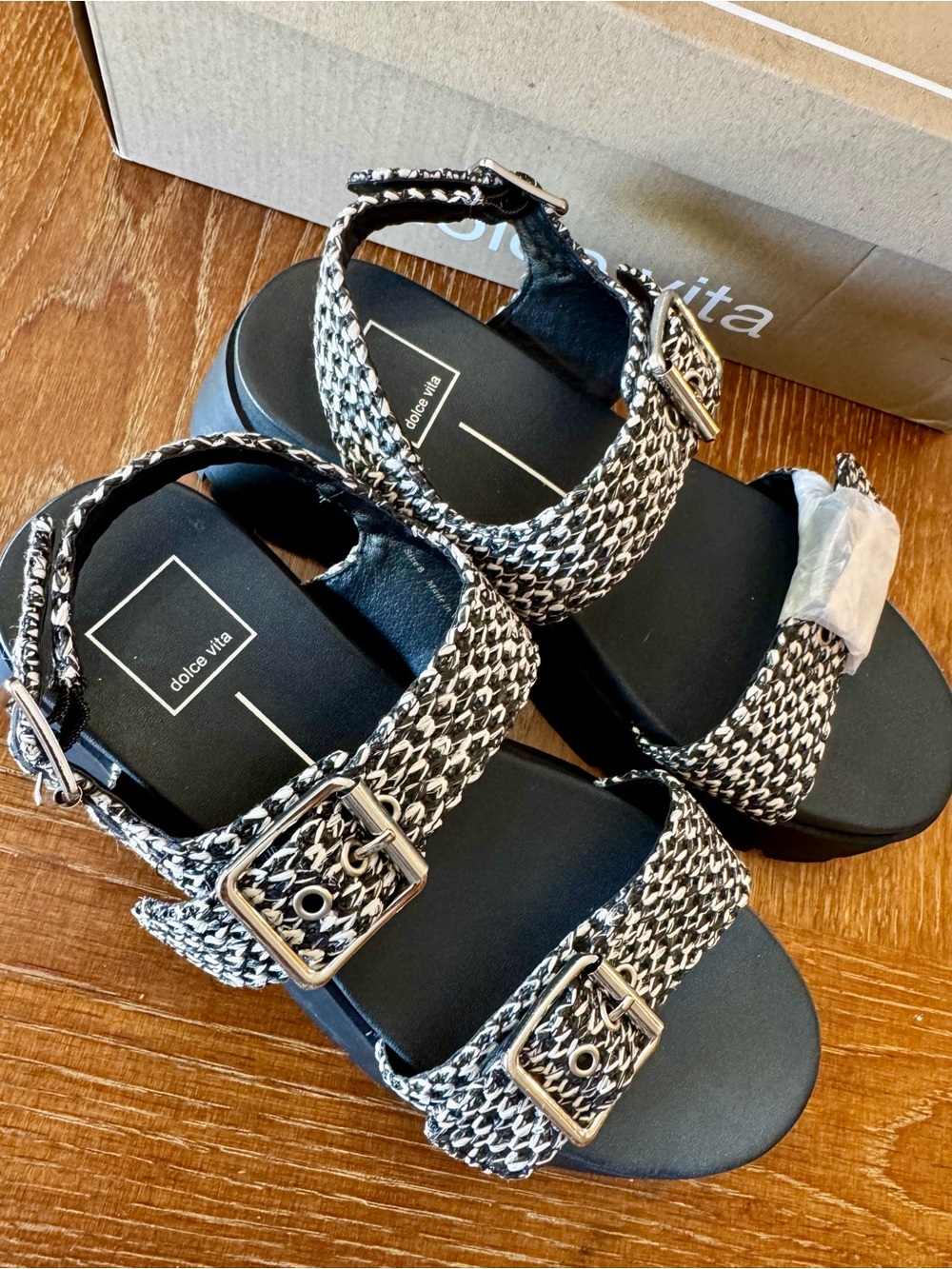 NIB Dolce Vita Palda b&w raffia sandal 8 - Picture 11 of 14